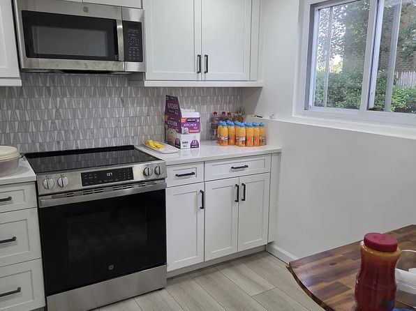 77 Colony Ln Floor 1