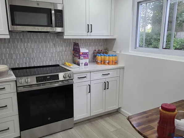 77 Colony Ln Floor 1, Syosset, NY 11791