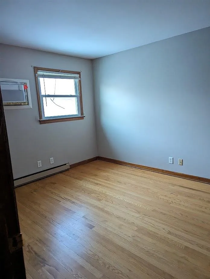 3 bed, 1000 sqft, $1,850 — Photo 3