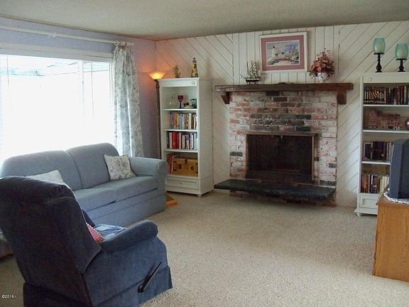 3rd image of 1113 NW Pacific Way
