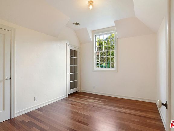 4th image of 6310 Rodgerton Dr