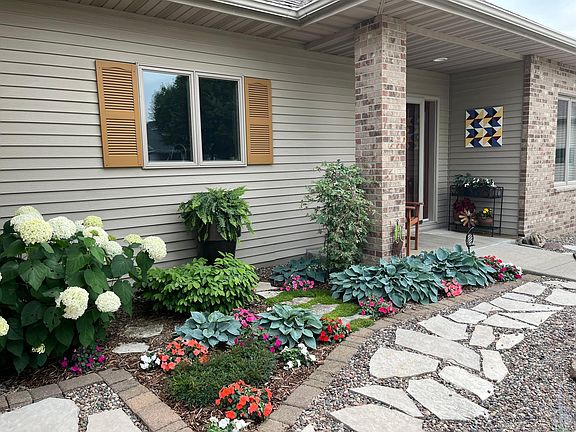 4th image of 2708 Century Ln NE
