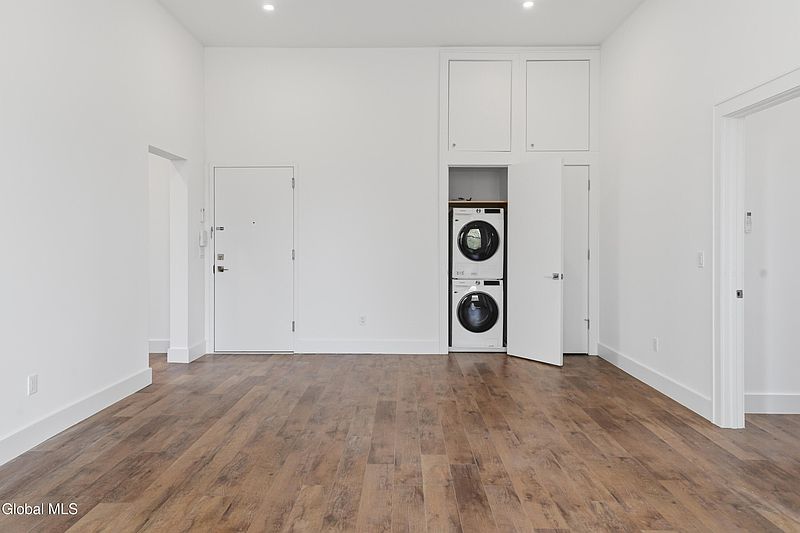 3rd image of 66 Horicon Avenue #2E