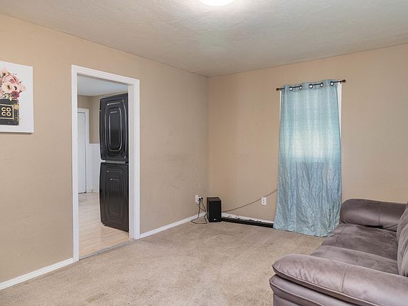 4th image of 4306 SE 11th Ave
