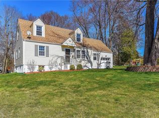 32 Crestview Ave, Cortlandt Manor, NY 10567