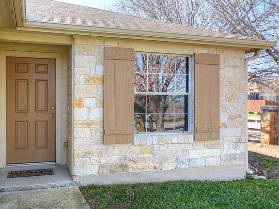 3rd image of 423 Meadow Park Dr