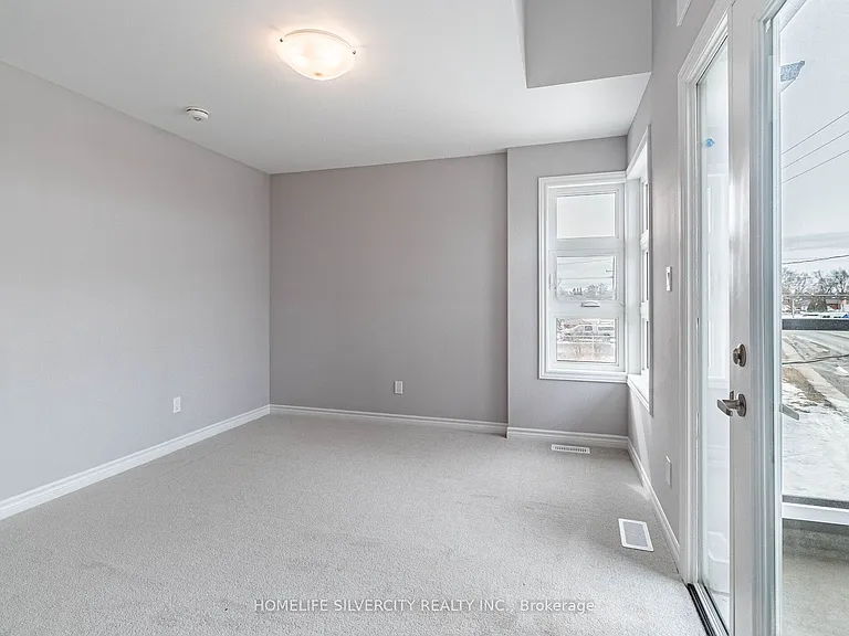 215 Southworth St N — Photo 27