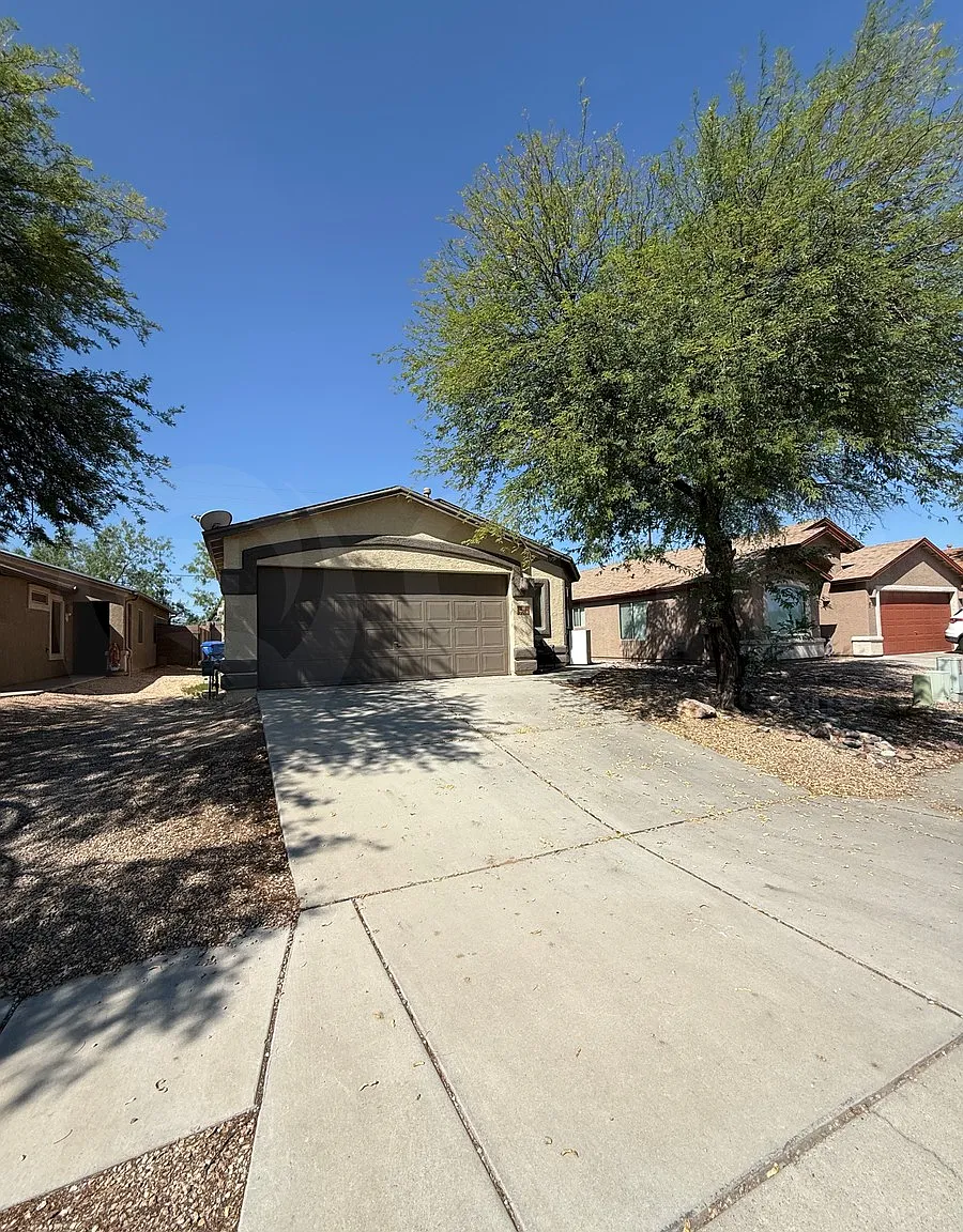 4 bed, 2.0 bath, 1538 sqft, $1,799 — Photo 1