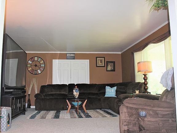 5th image of 1154 W Center St