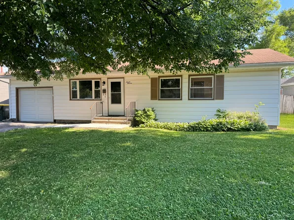 711 Watson Dr, Genoa, IL 60135