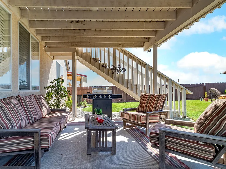 39786 Naples Dr — Photo 21