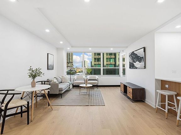 4th image of 3550 N Lake Shore Dr APT 624