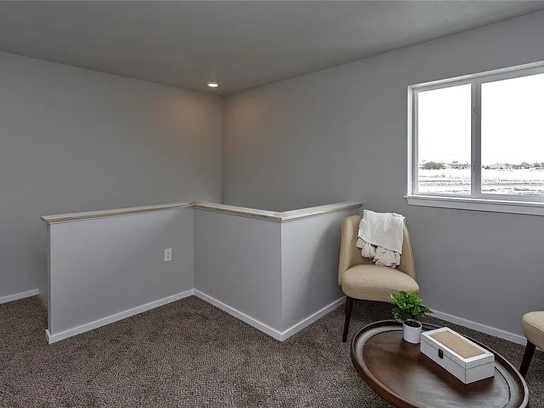 236 NW Greenwood Pl — Photo 19