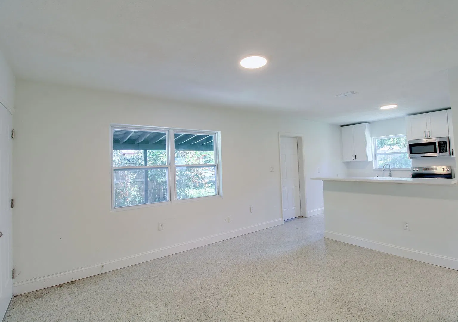 1618 Indiana Ave — Photo 4
