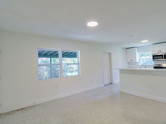 5th image of 1618 Indiana Ave #1616