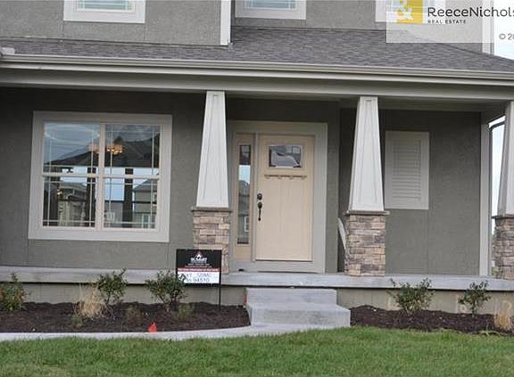 4th image of 425 SE Mill Creek Dr