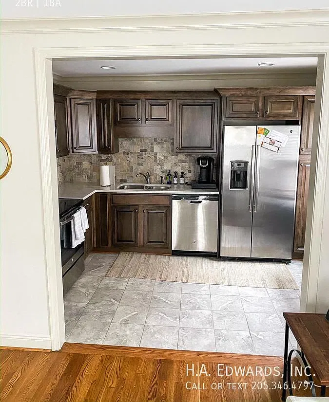 2 bed, 1095 sqft, $2,000 — Photo 2