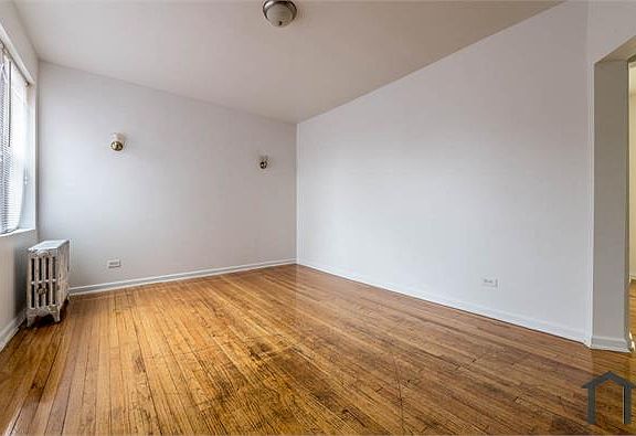 3rd image of 5954 W Superior St #5952