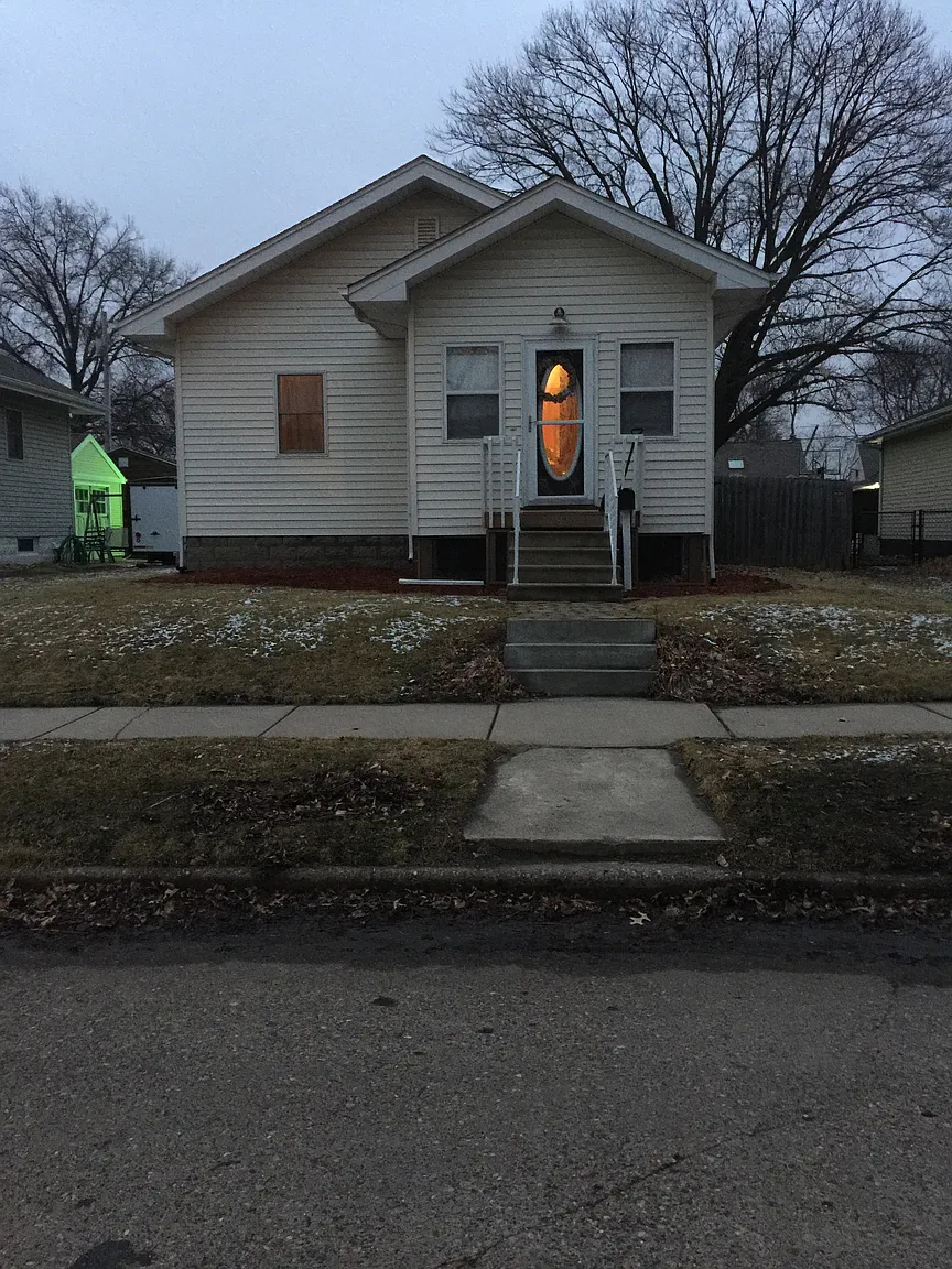 1827 35th St photo 1
