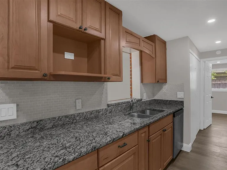 518 Lavon Dr — Photo 10