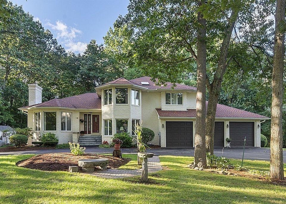 1st image of 16 Fox Run Ln