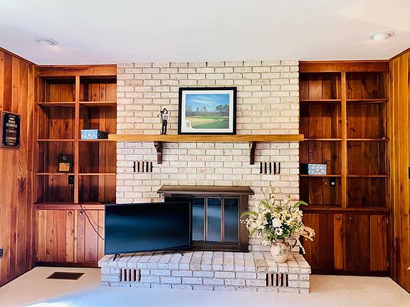 3rd image of 15318 Park Avenue Ext