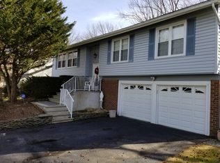 231 Victoria Ct, Matawan, NJ 07747