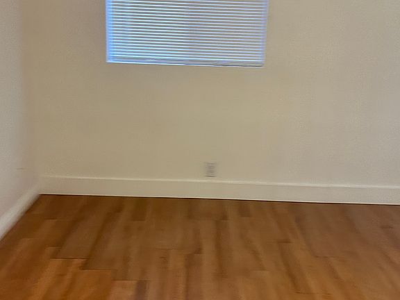 4th image of 655 W 7th St