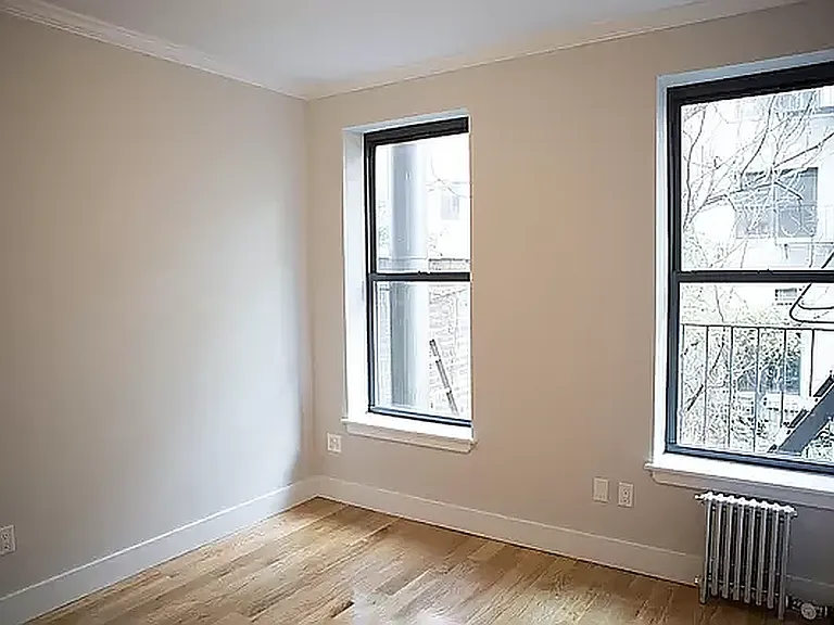 515 W 47th St #3B — Photo 5