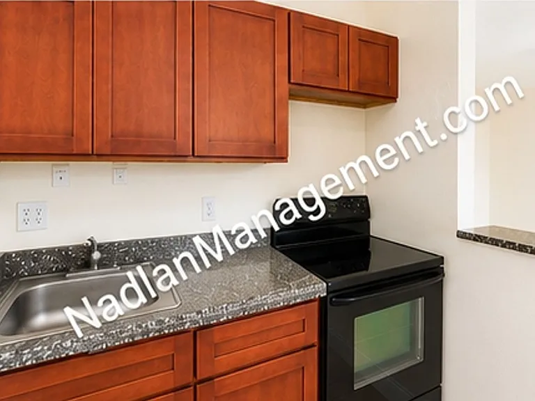 1533 NW 2nd St — Photo 11
