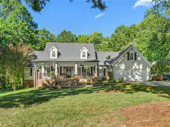 308 Woodland Dr, Elon, NC 27244