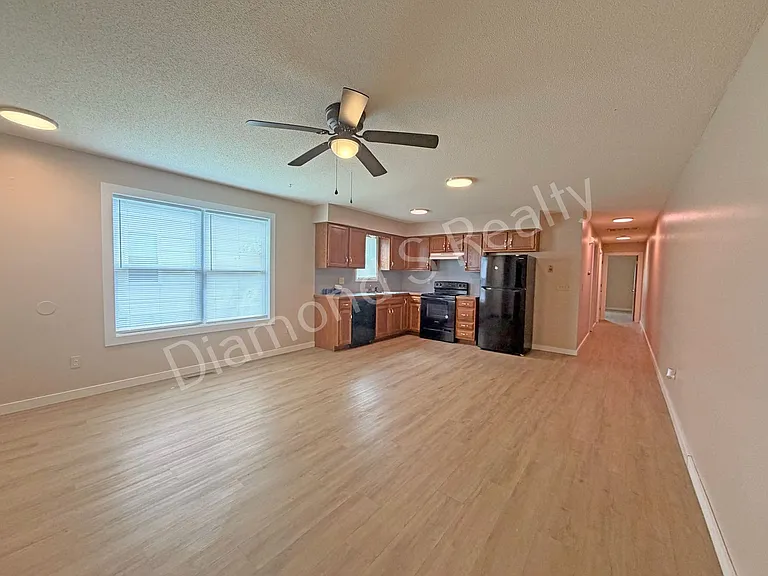 1508 W Rainey Duplex — Photo 4