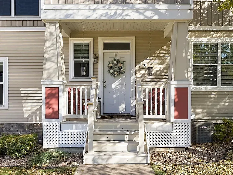 3 bed, 2.5 bath, 1625 sqft, $2,300 — Photo 2