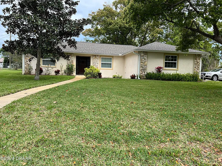 145 Pinion Cir — Photo 1