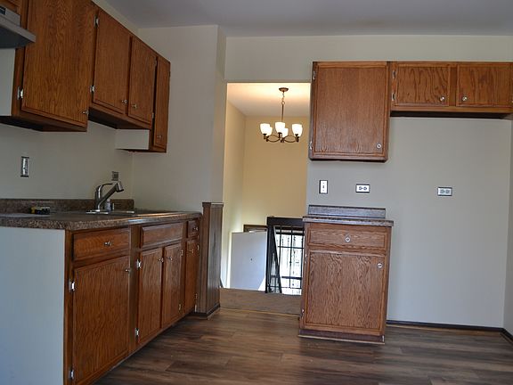 5th image of 4656 Imperial Dr