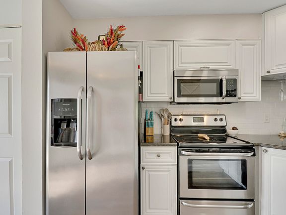 5th image of 6151 Riverwalk Lane #6