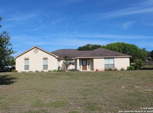 400 Lazy B Rd, La Vernia, TX 78121