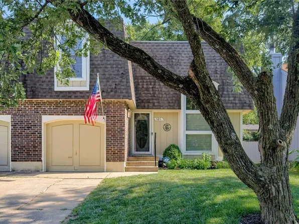 521 NE 90th Ter, Kansas City, MO 64155