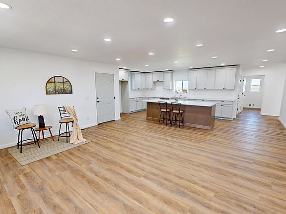 3rd image of 347 Walnut St