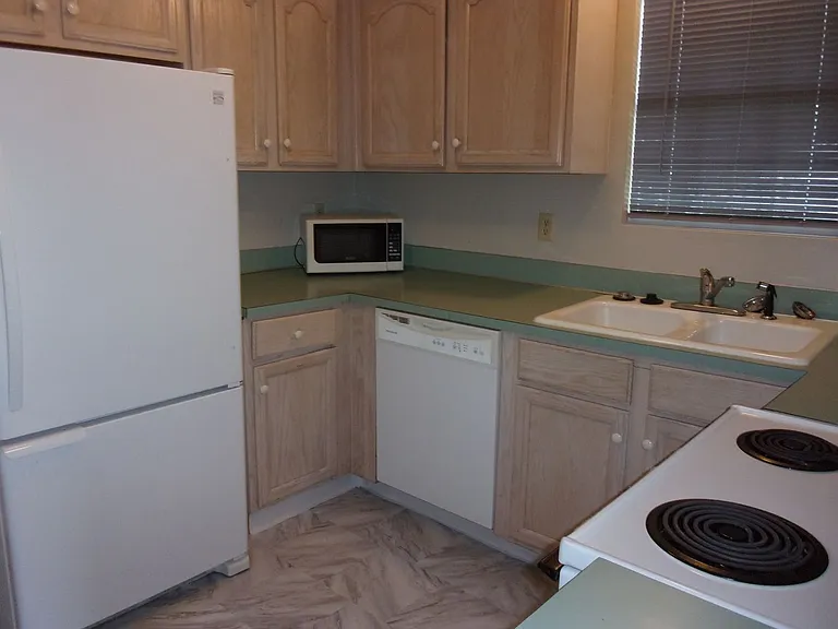 1073 Cherry Meadow Ln — Photo 6