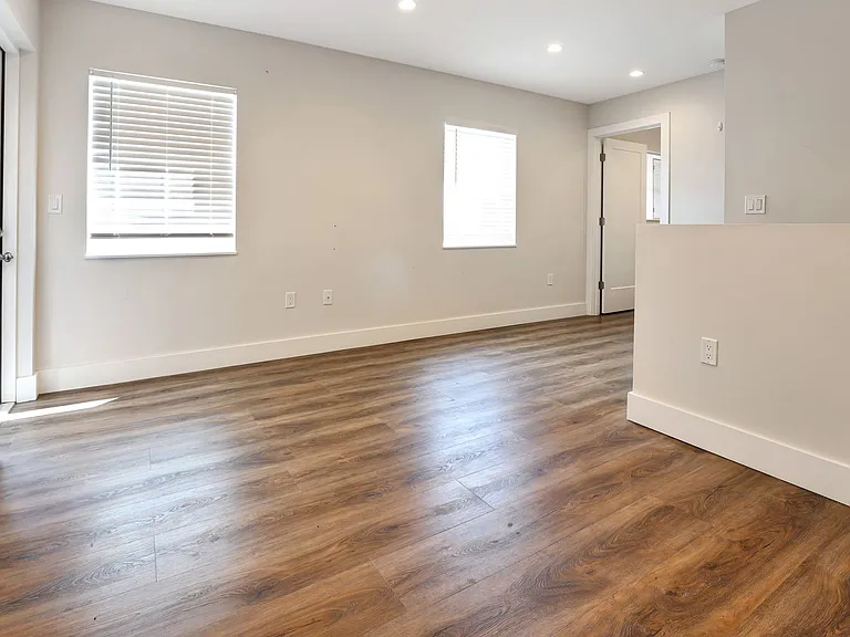 2066 Roselawn St — Photo 12