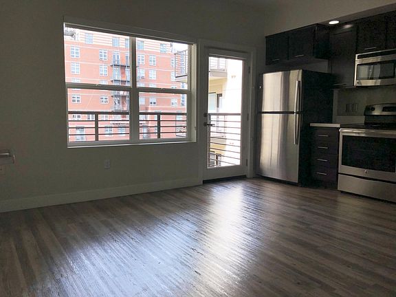 2nd image of 452 10th Ave #209