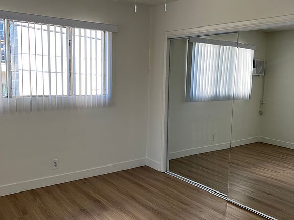 5th image of 5029 Elmwood Ave APT 16