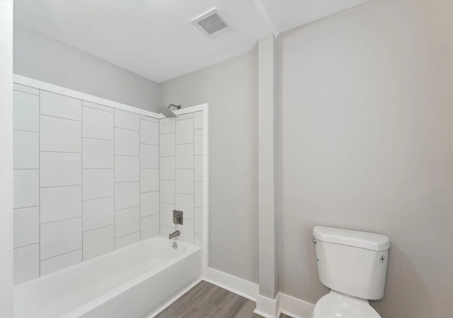 Large Near Downtown 2BR/2BA House For Rent — Photo 3