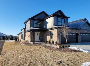 2174 Sky Harbor Dr, New Lenox, IL 60451