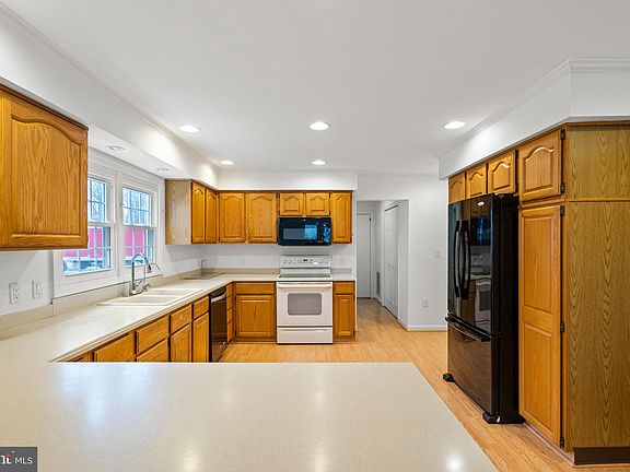 3rd image of 880 Chinquapin Crest Dr