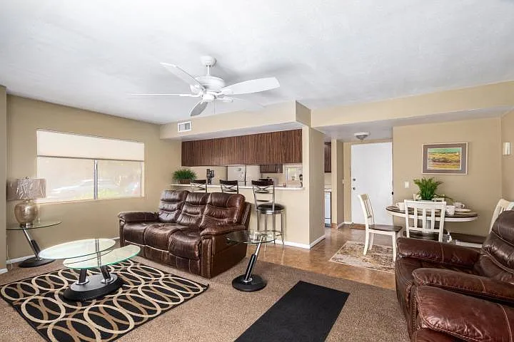808 E Lawrence Ln #103 — Photo 2