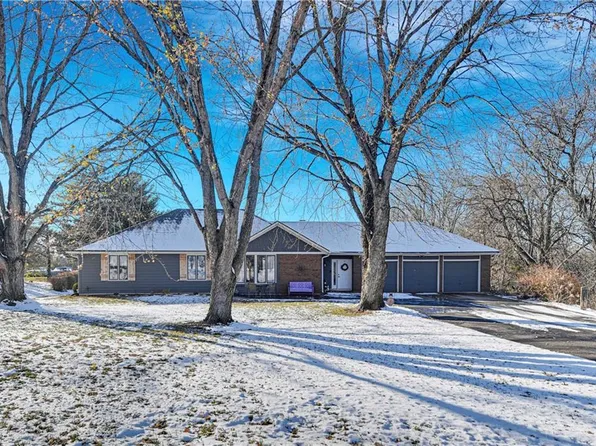 9010 Oakcrest Dr, Lenexa, KS 66227