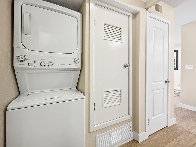 2508 Navarra Dr #402 — Photo 10