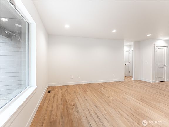 5th image of 186 Salmon Drive